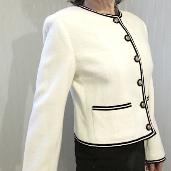 Ivory Cropped Jacket with Black Accents, Chanel-style, Size 8 - Picture 1 of 8
